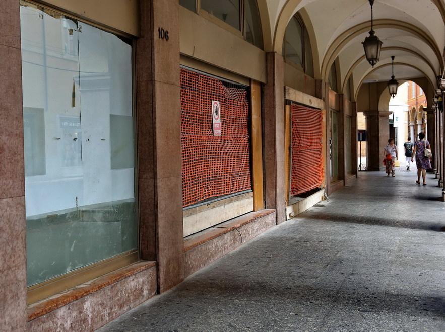 Centro, aumentano i negozi vuoti e non è colpa del periodo di ferie 