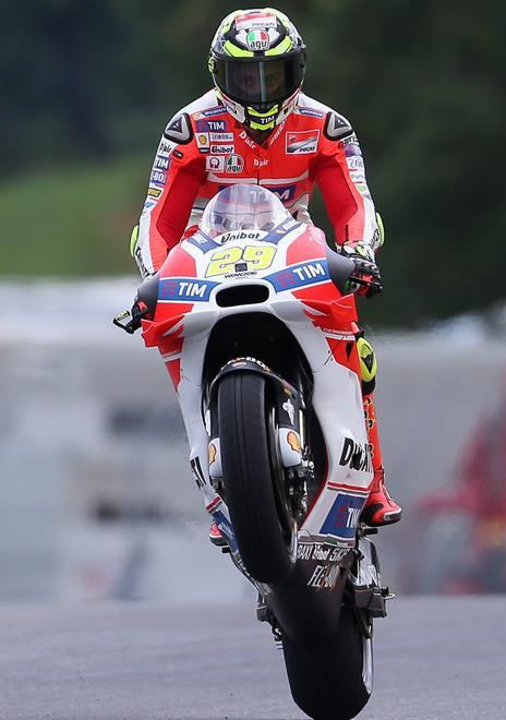 Due fulmini rossi in Austria Iannone brucia Dovizioso 