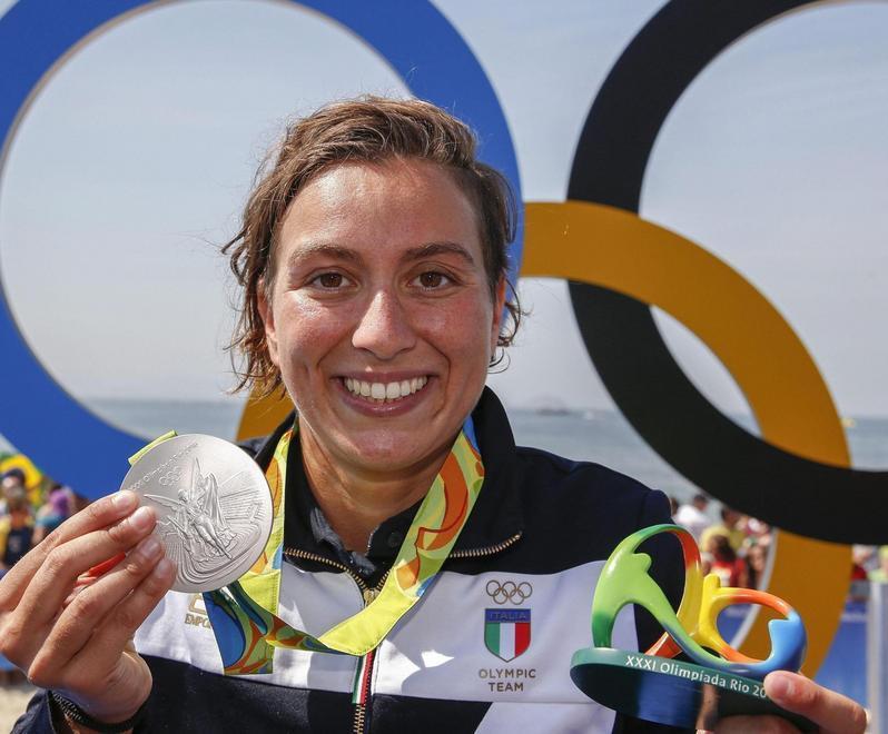 Rachele Bruni con la medaglia d'argento vinta a Rio