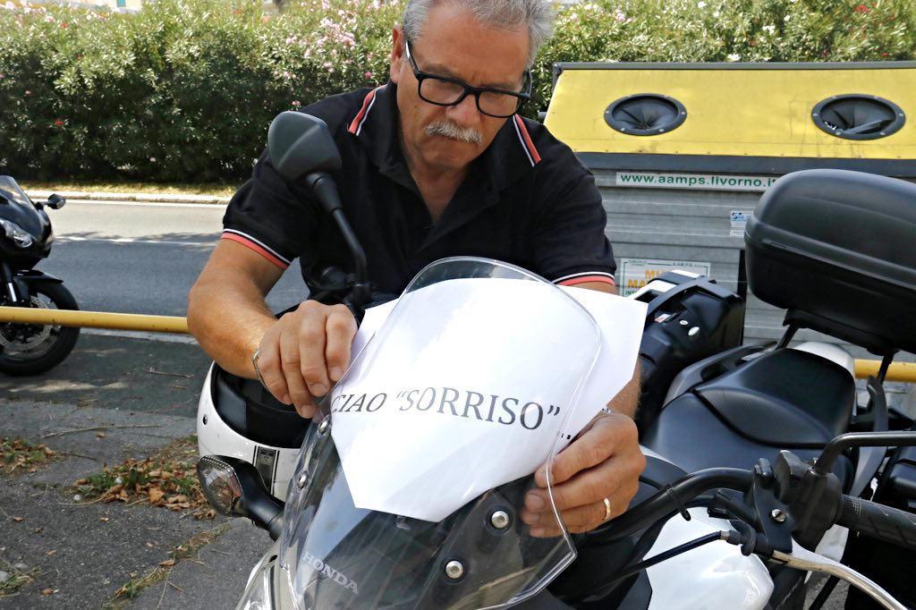 La scritta sulle moto per ricordare Daniele (Marzi/Pentafoto)