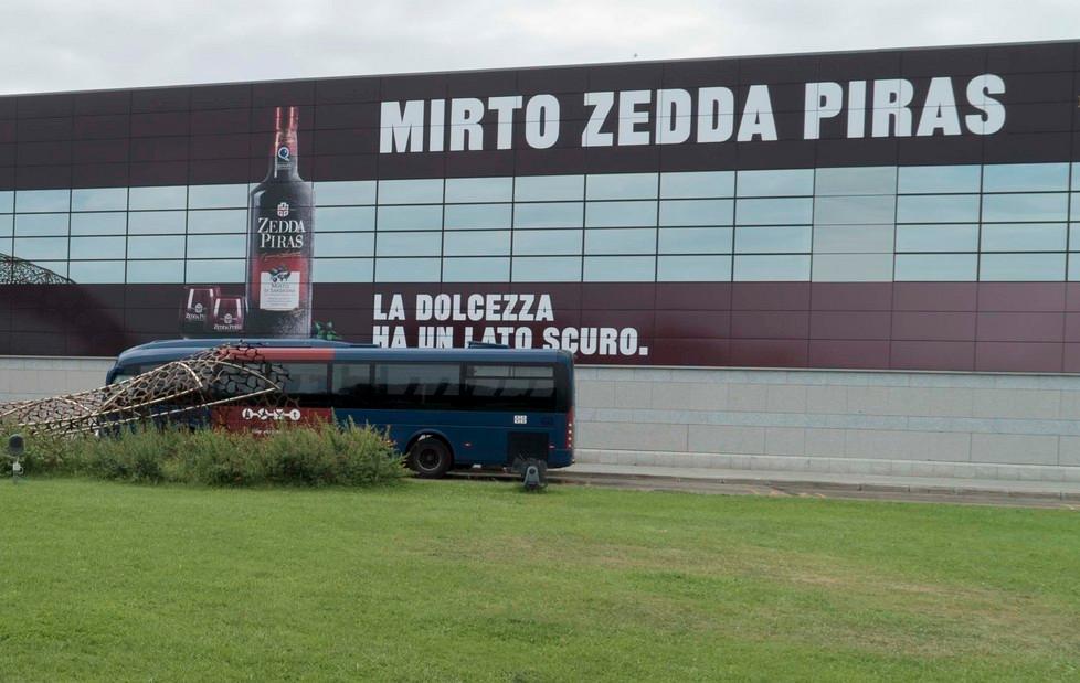Dall’acqua minerale al mirto. Nuovo sponsor per l’aeroporto di Alghero 