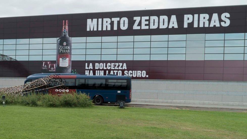 Dall’acqua minerale al mirto. Nuovo sponsor per l’aeroporto di Alghero