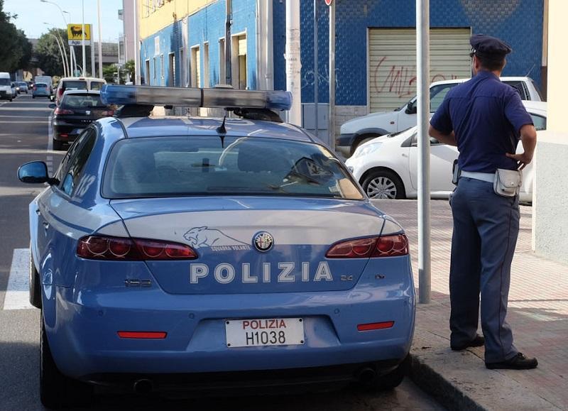 Minaccia la madre con fucile da sub e coltello: 48enne arrestato a Cagliari