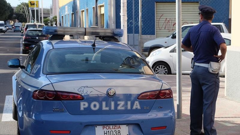 Cagliari, agenti della polizia con lo spray al peperoncino
