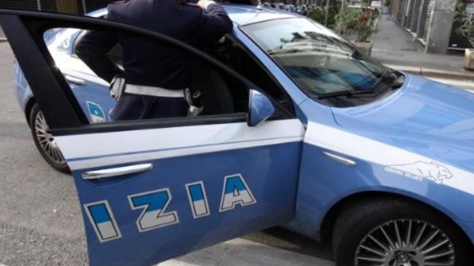 Ruba la borsa al mare: scoperto dai bagnanti