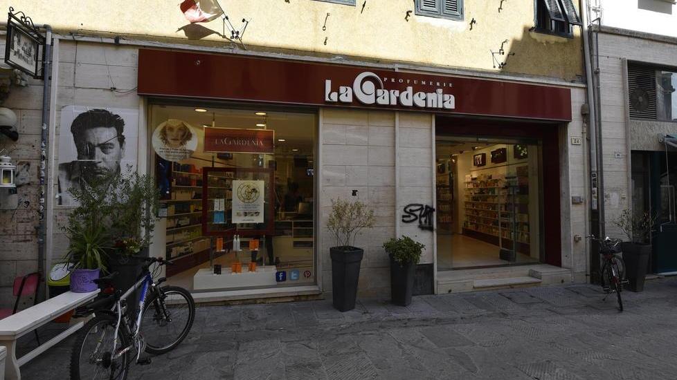 Bar, Spa e barbiere dentro la Gardenia