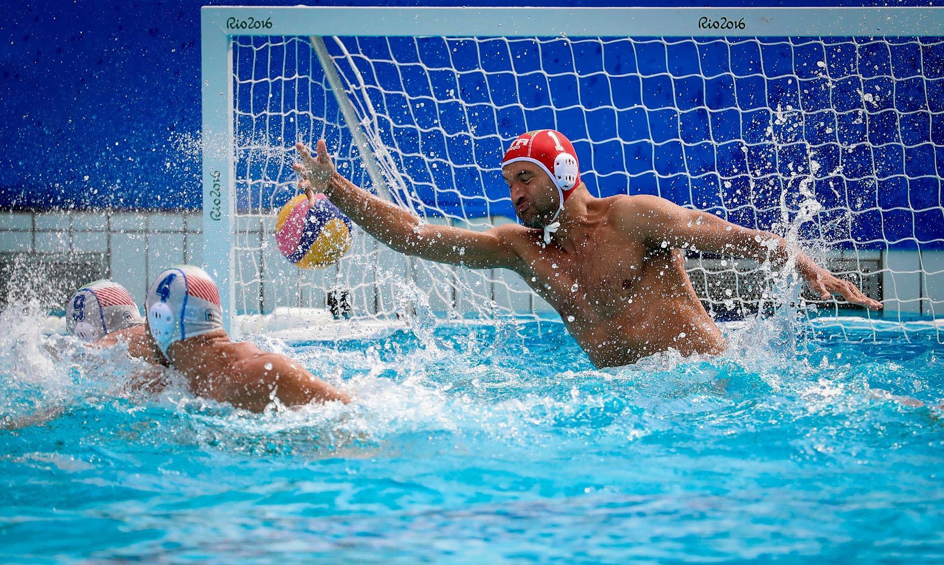 Il portiere della nazionale di pallanuoto Stefano Tempesti