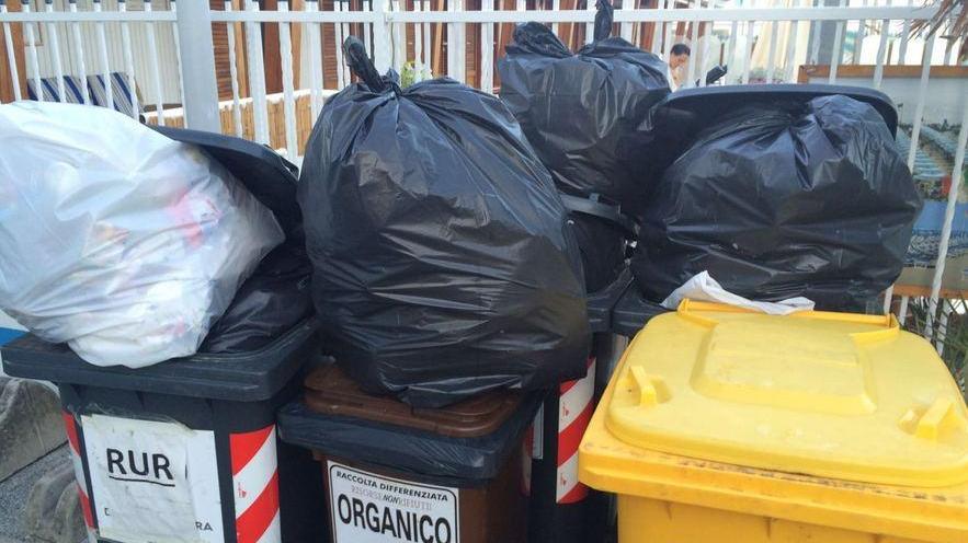 Caos rifiuti in Passeggiata