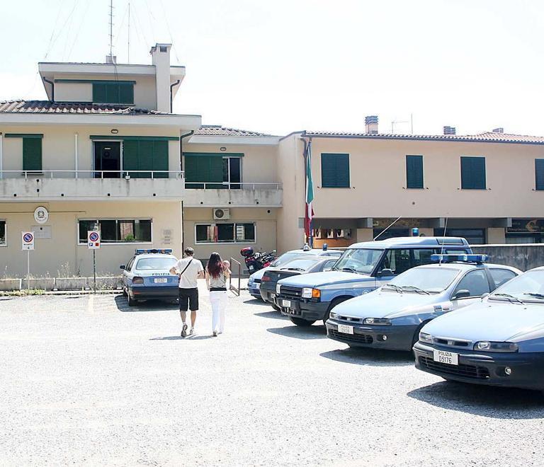 Agenti in borghese sventano il colpo alla sala delle slot 