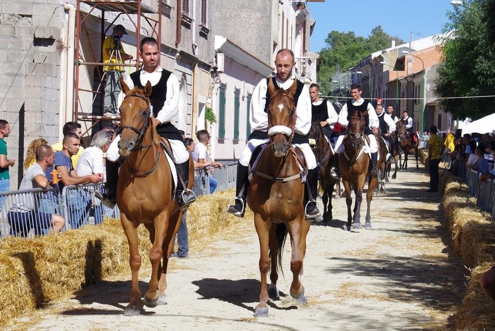 Corsa all’anello, successo e una coda di polemiche 