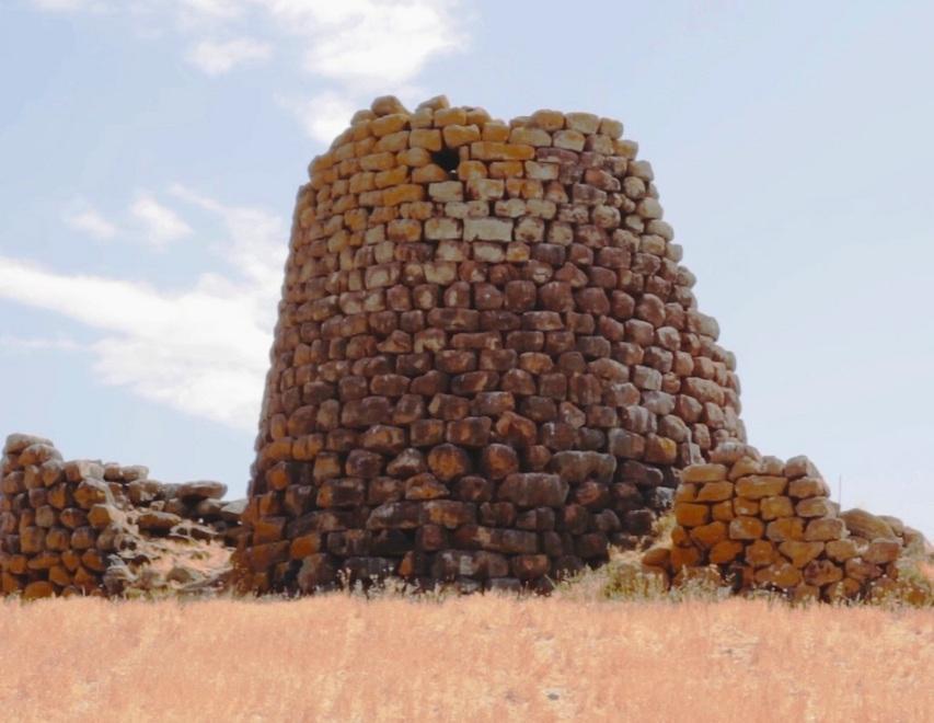 Per un italiano su 2 il nuraghe è un dolce