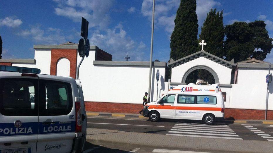 Via Roma, pedone investito mentre attraversa la strada