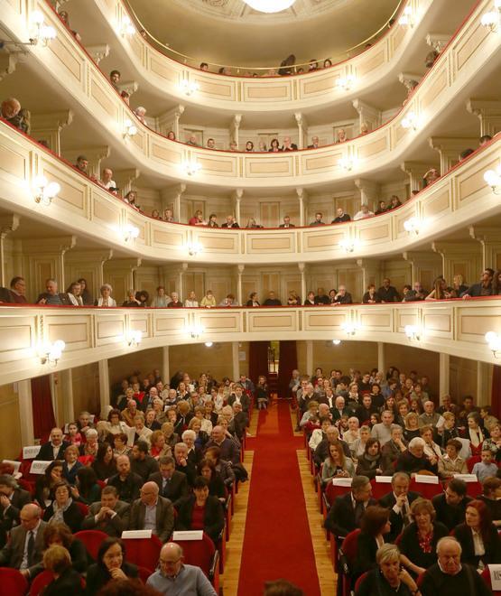 Parte la campagna per gli abbonamenti al teatro Ruggeri