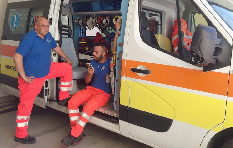 Porto Cervo, aggredisce i volontari del 118: denunciato 