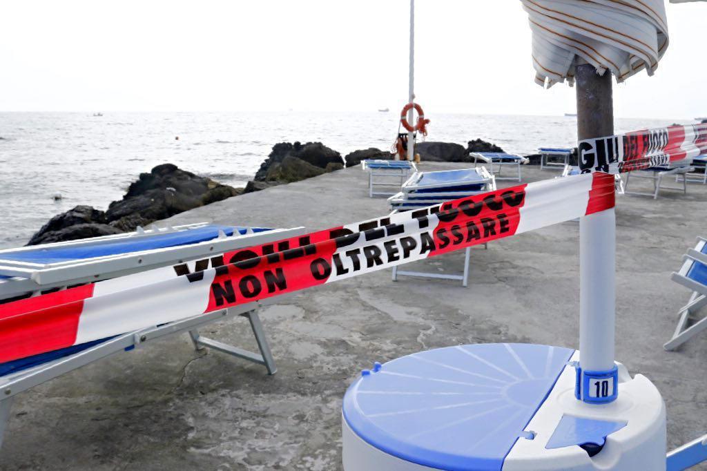 Ordigno bellico in mare davanti ai Bagni Rex: zona interdetta 