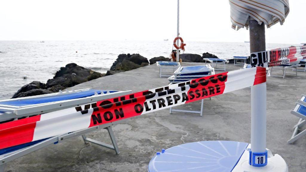 Ordigno bellico in mare davanti ai Bagni Rex: zona interdetta