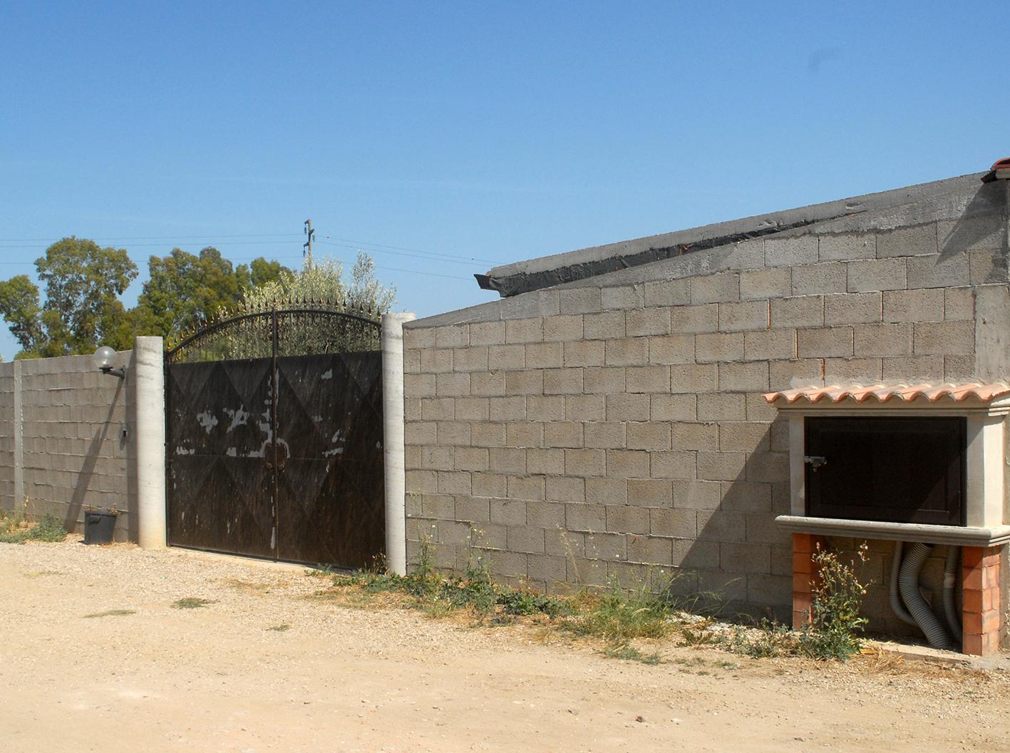 Abusi edilizi a Oristano, sequestrate le scuderie di tre sartiglianti