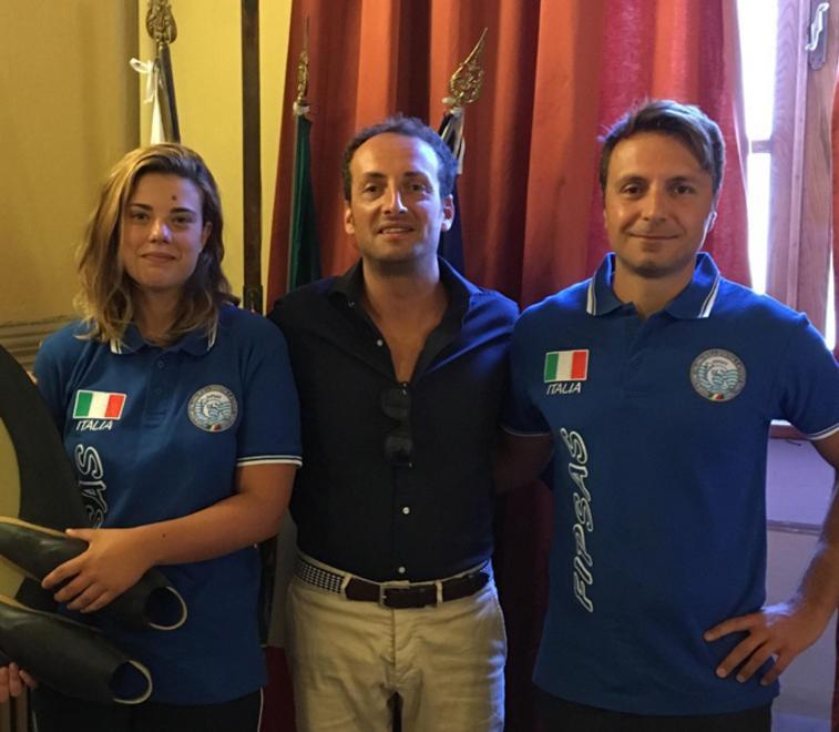 Il sindaco fa l’in bocca al lupo ai nuotatori del Kama Sub