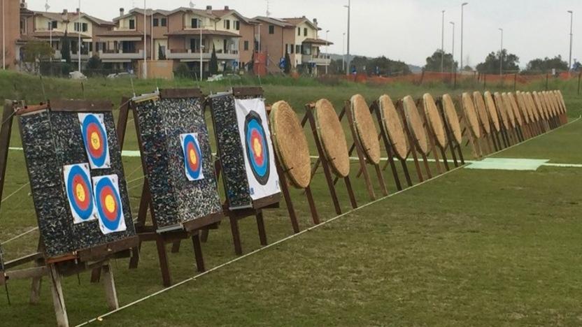 Domenica 70 arcieri si misurano in via Lago di Varano