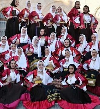 A lezione di danze sull’Ortobene 