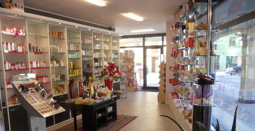 Terzo furto in farmacia nel giro di una settimana 