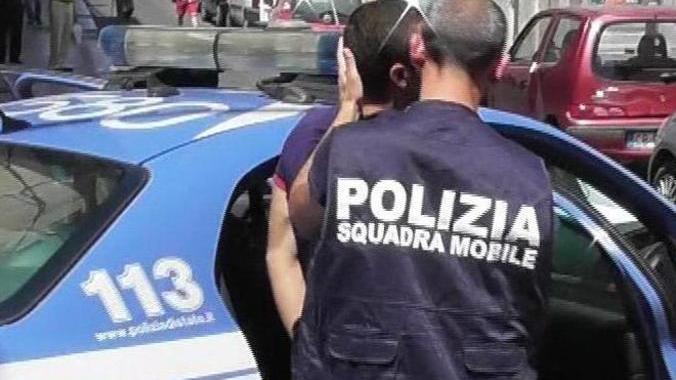 Agenti corrotti a Sassari, in 13 coinvolti nell’inchiesta: soldi, droga e corruzione 