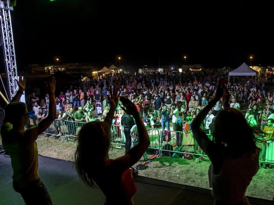 Muore dopo un malore al concerto 