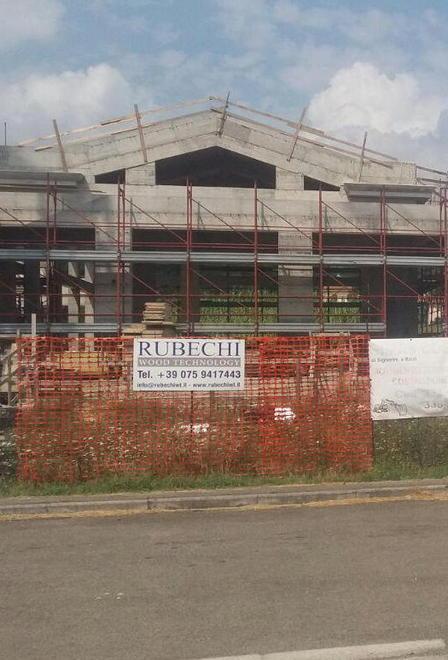 Preseguono spediti a Ponticelli i lavori della nuova chiesa
