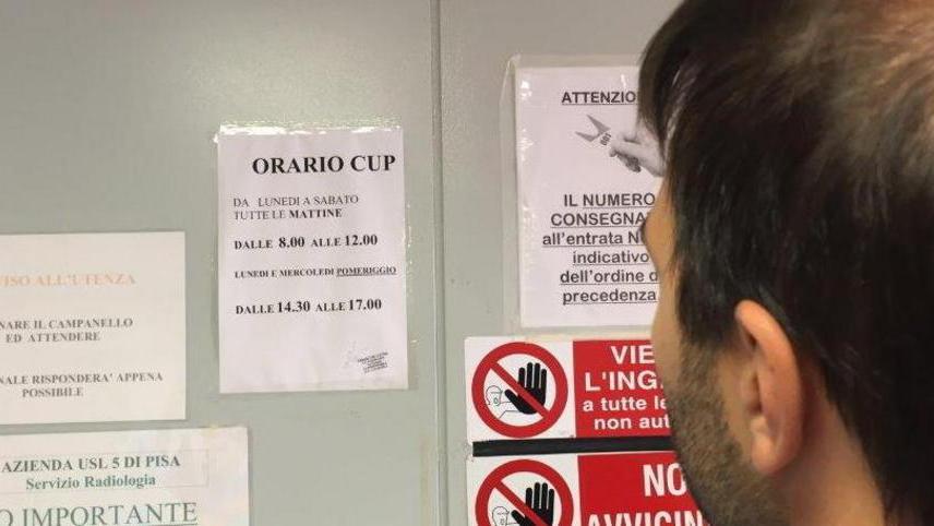 Prenota la visita medica ma trova il distretto chiuso
