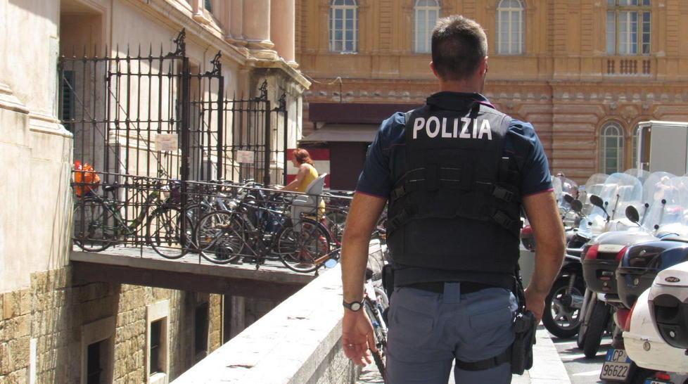 Aggredisce guardia giurata: arrestato 