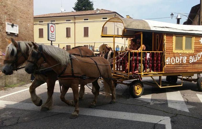 La magia del circo Bidon sotto la Rocca