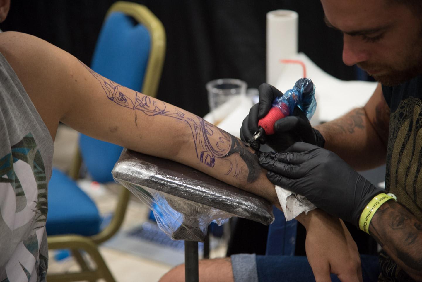 Tutti pazzi per i tatuaggi, a Cagliari al via la "Tattoo convention"