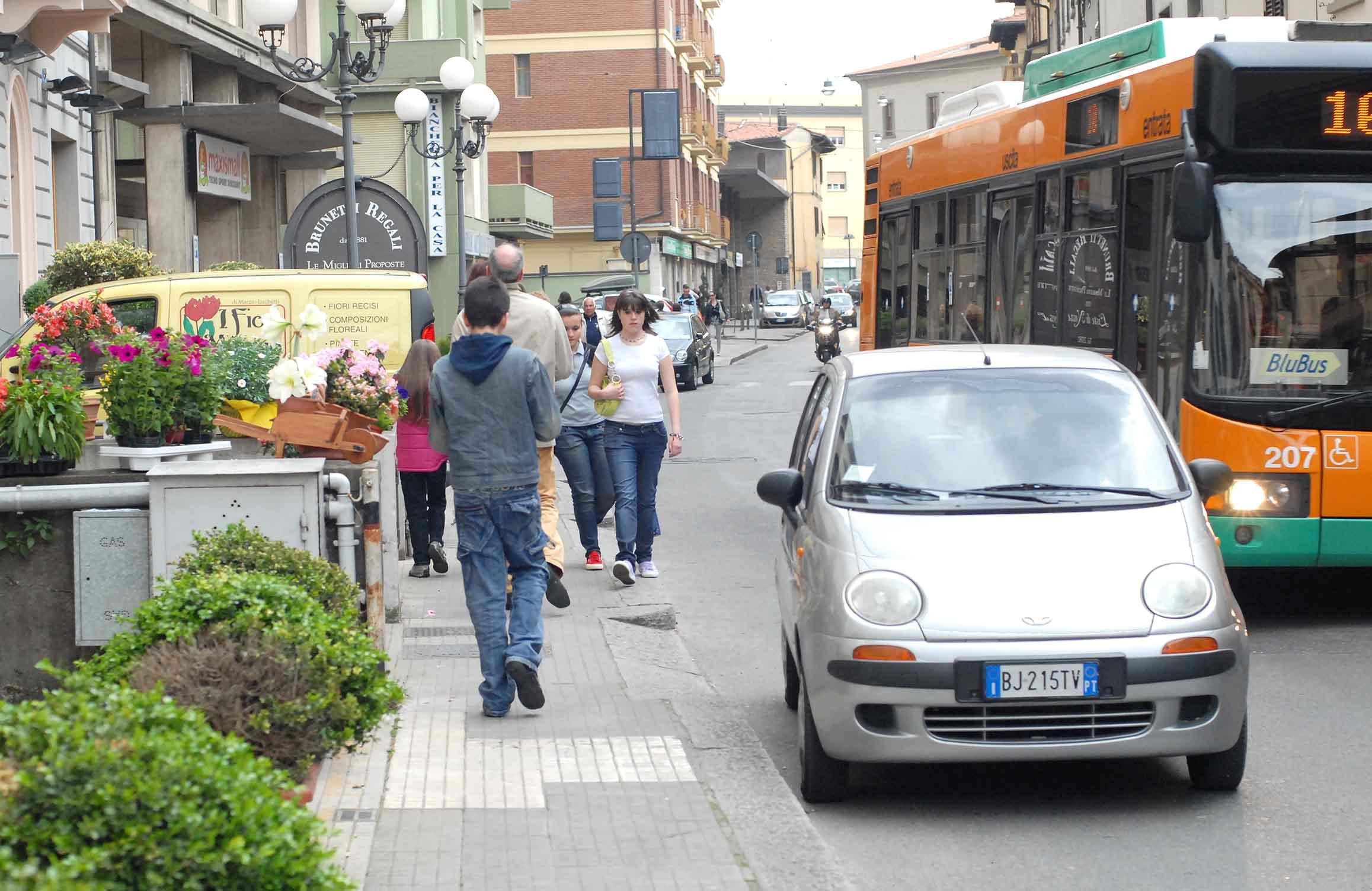 Più parcheggi e "zone 30": ecco il nuovo piano della mobilità di Pistoia