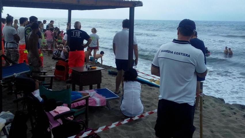 Trenta persone soccorse in mare