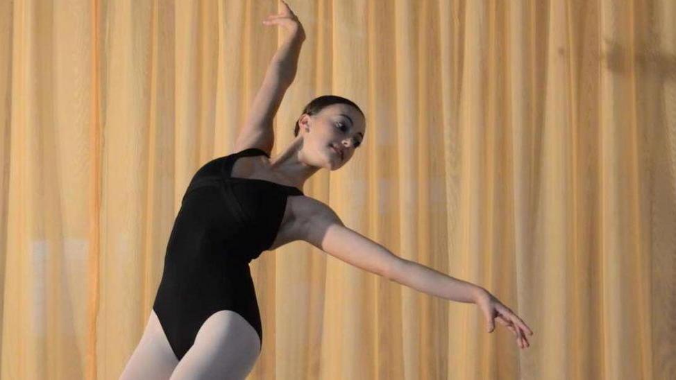 Eleonora spicca il volo sulle punte da Cecina ai teatri di Parigi