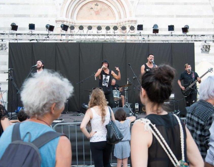 Musica fino all’una in piazza San Francesco