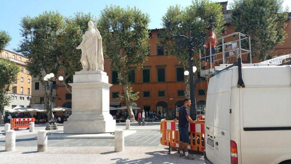 Tornano i lampioni intorno a Maria Luisa