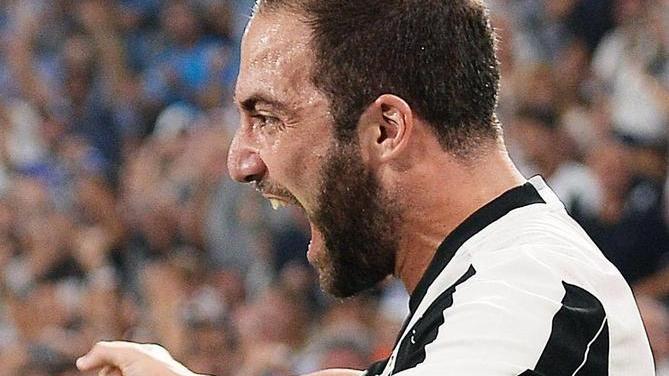 La Juve parte bene Higuain è decisivo e la Fiorentina va ko