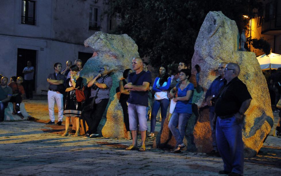 Boches a tenore in piazza Tutti i canti della Sardegna 