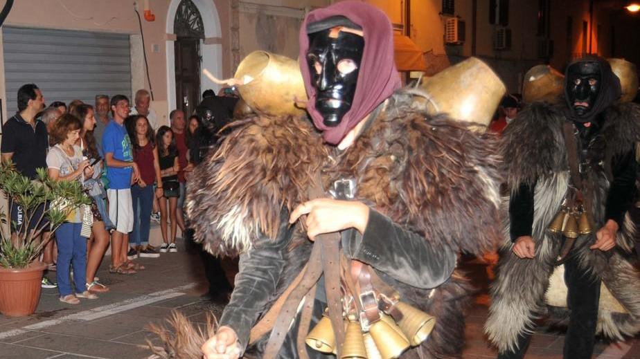 Musica, folclore e cucina pienone nel centro storico