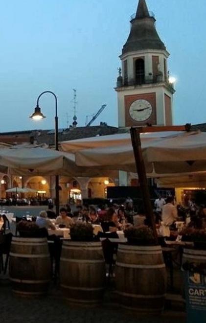 La movida molesta della piazza 