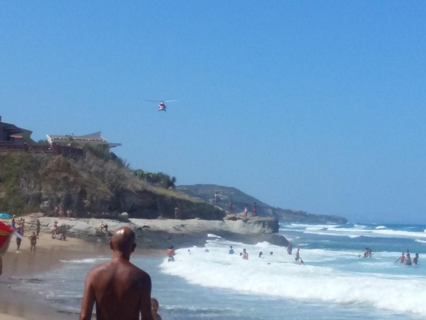 Castelsardo, sei bagnanti rischiano di annegare: salvati