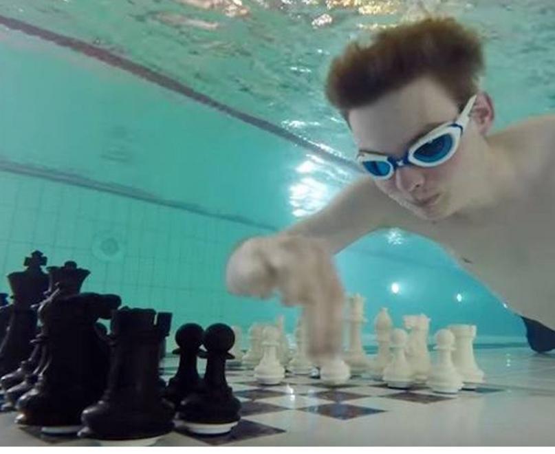 Modena, gara di scacchi in apnea 