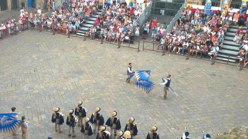 In novemila tra musici e sbandieratori