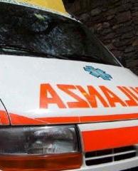 Moto travolge un ciclista: ottantenne finisce in coma