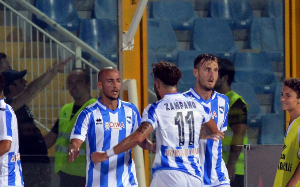 Mertens salva il Napoli dal ko a Pescara 