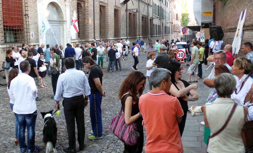 Ferrara, la Lega: «Proteste ovunque metteranno profughi» 