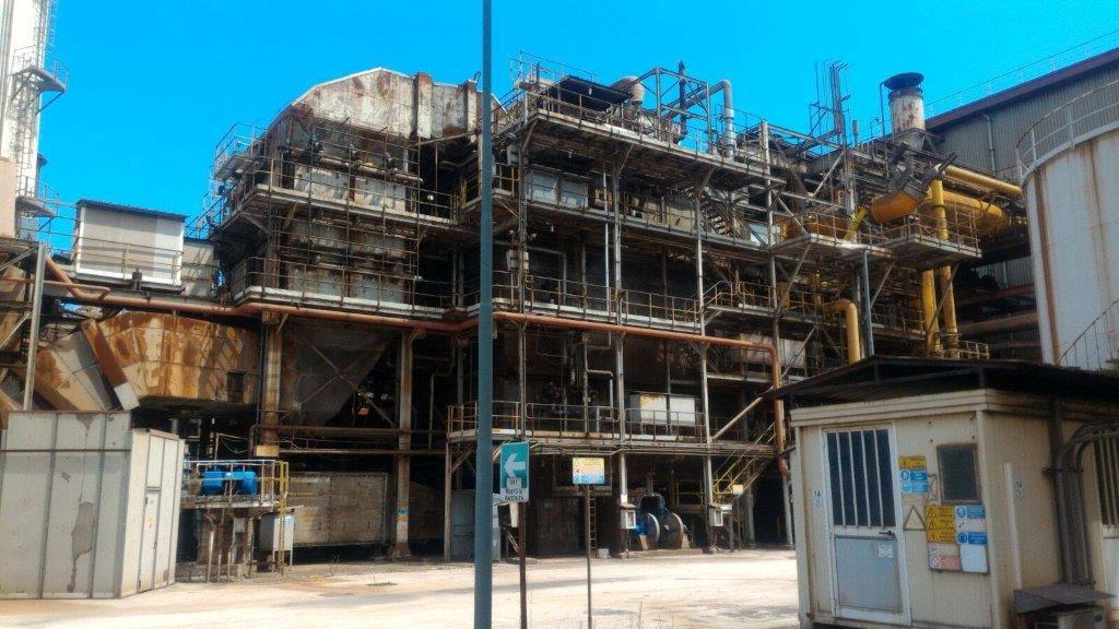 La centrale Cet2 della Edison e sopra, a destra, il patron della Bertocci, Massimiliano Spagnesi