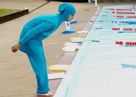 Reggio Emilia, la denuncia della Lega Nord: «Acquagym per sole islamiche» 