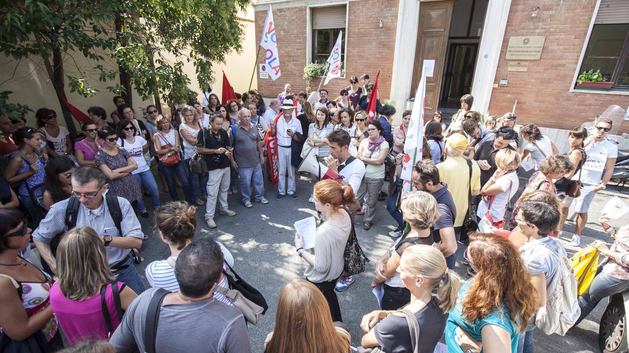 Una protesta dei precari (foto d'archivio)